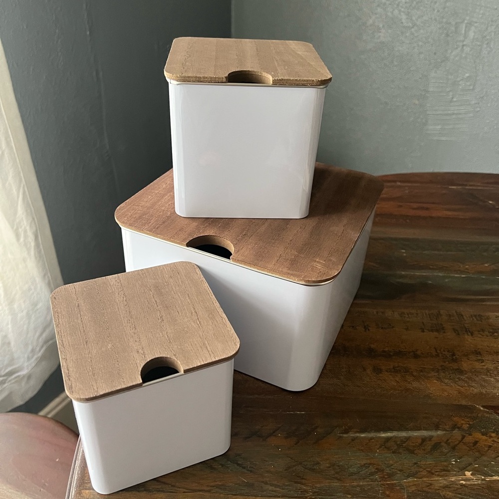 Stackable metal bins